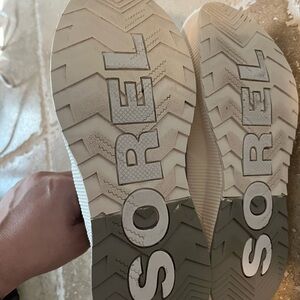 Women’s Sorel canvas sneakers size 8